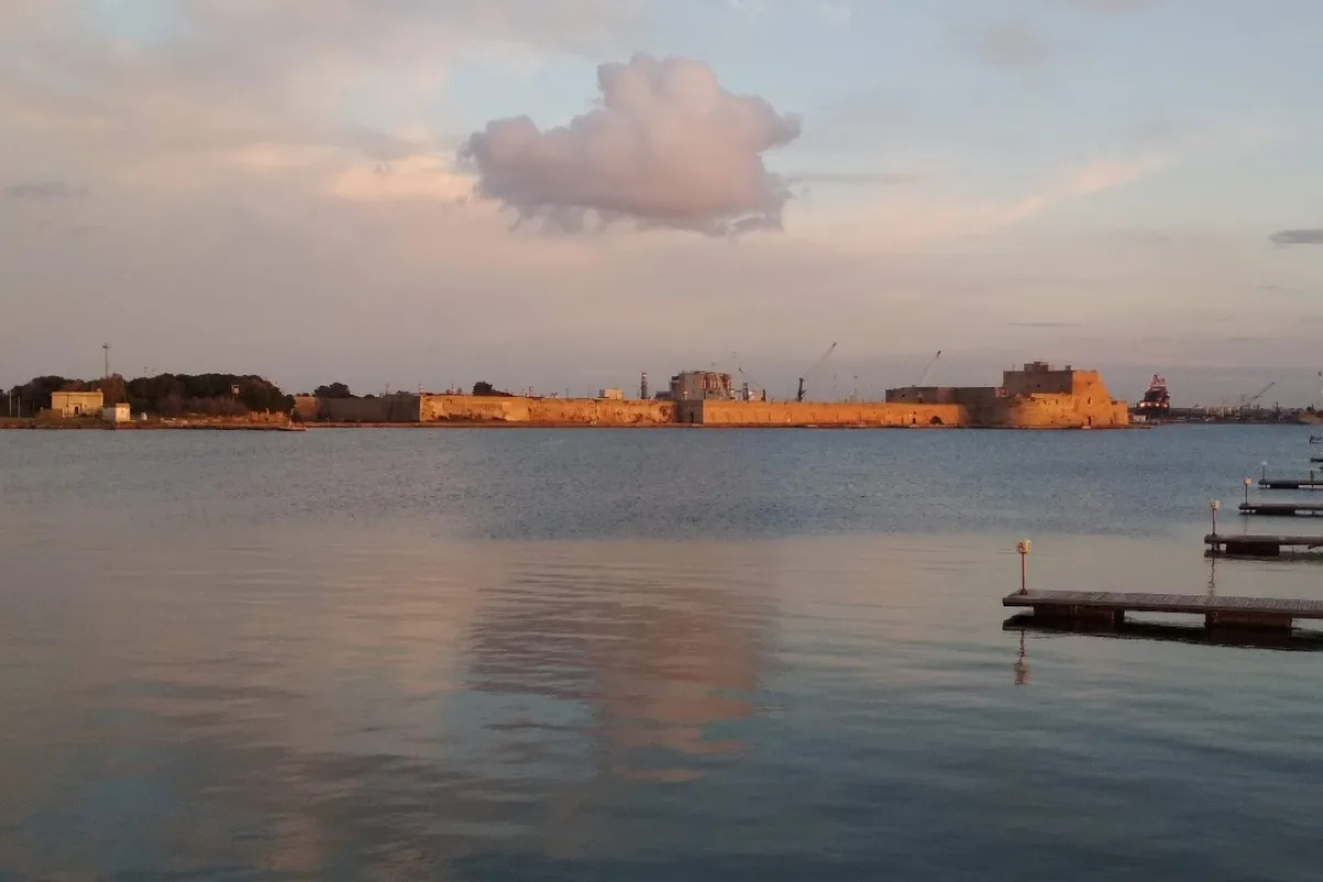Castello Alfonsino (Castel Rosso a Forte a Mare)