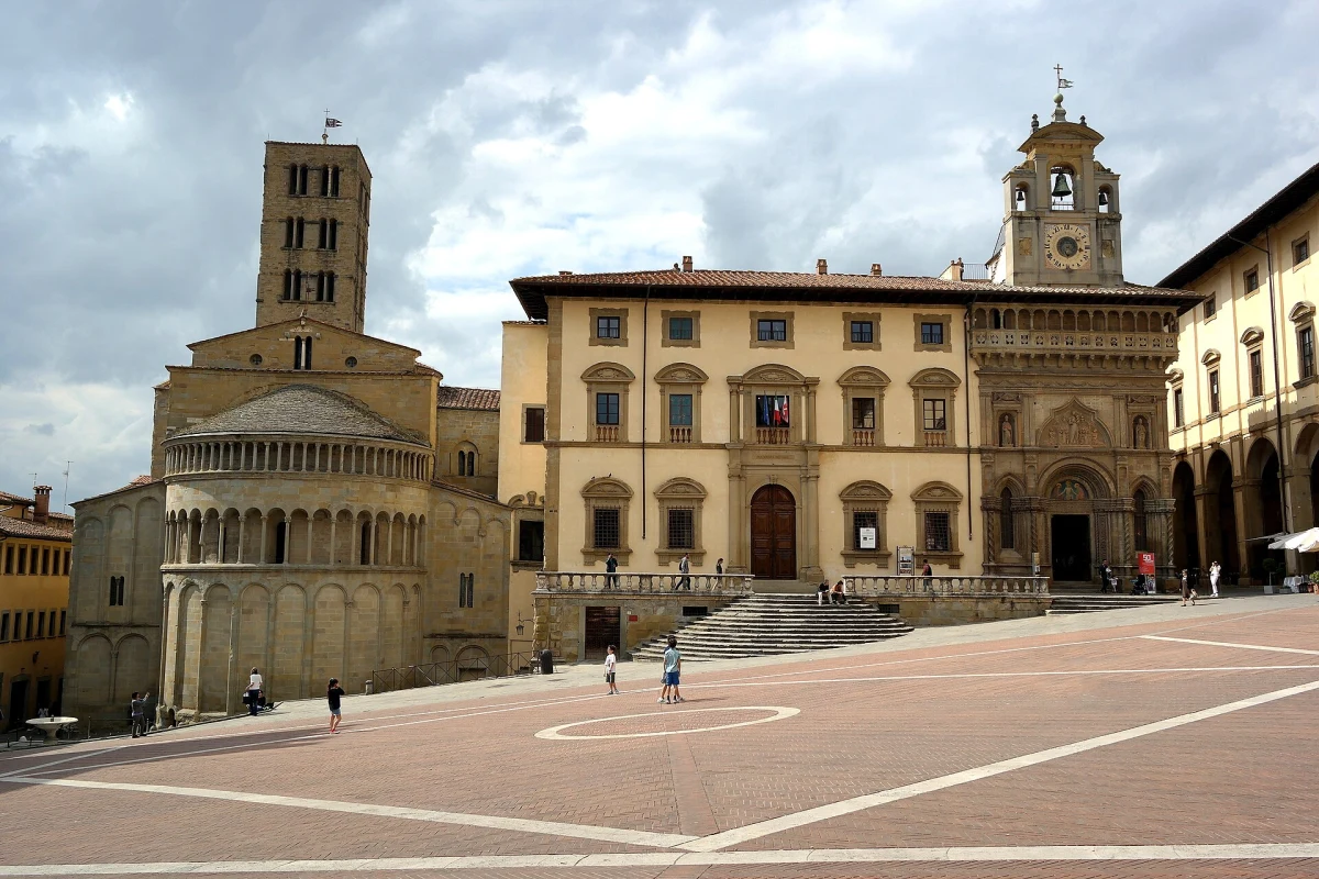 Piazza Grande (Piazza Vasari)
